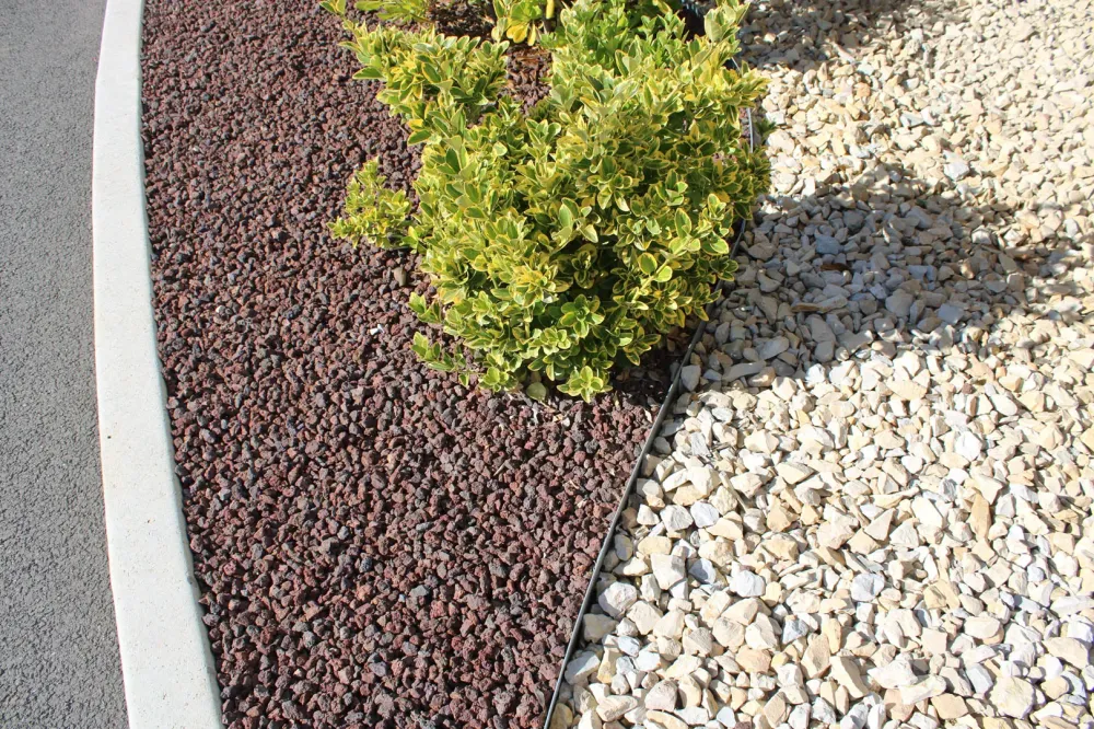 bordure et pouzzolane